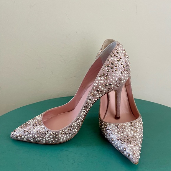 Rodo evening pump with pearls and crystals great condition size 37,5 runs US 7 - Picture 2 of 9